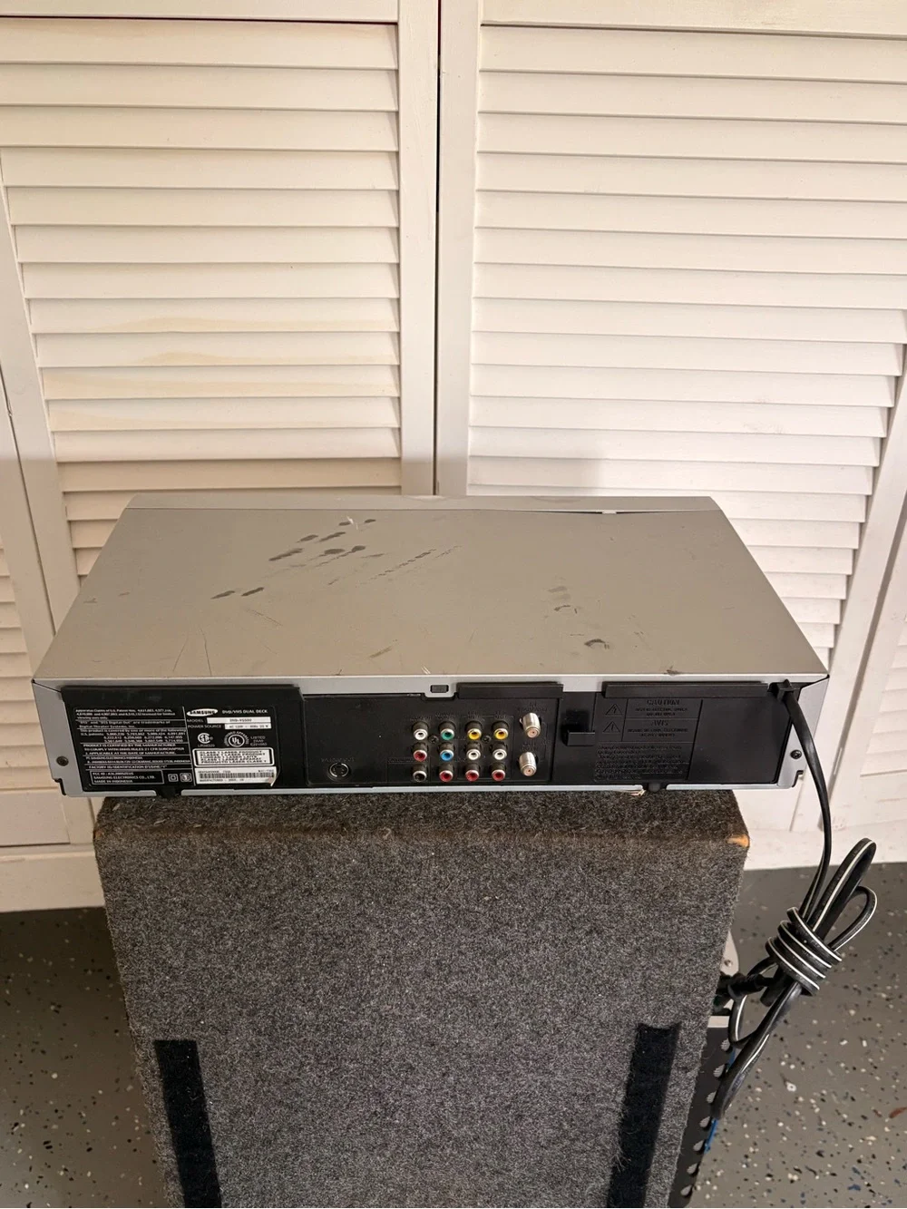 Samsung DVD-V5500 DVD VCR Combo Player with Front RCA Inputs